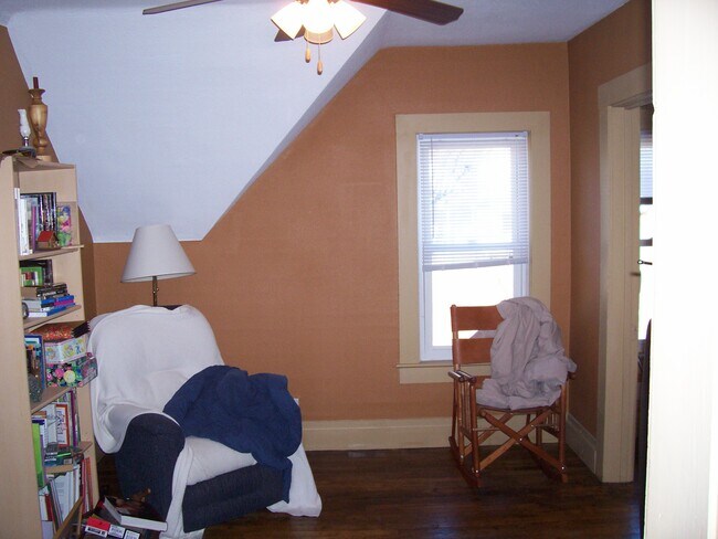 Building Photo - 1417 Summit St