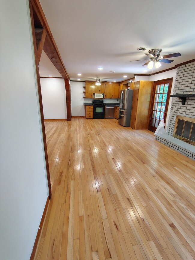 Building Photo - 109 Long Rifle Rd