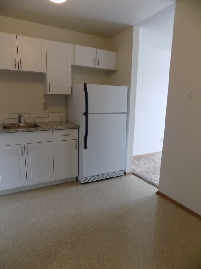 Building Photo - 10327-10107 107 Ave