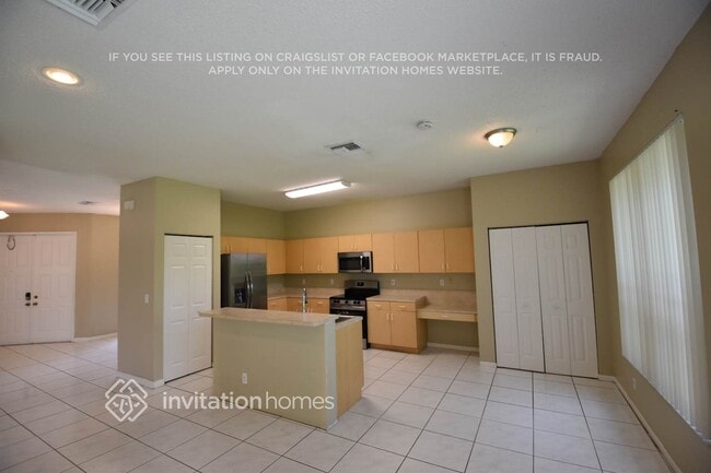 Building Photo - 3148 SW 177th Ave
