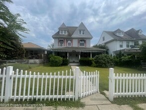 Building Photo - 608 N Sumner Ave