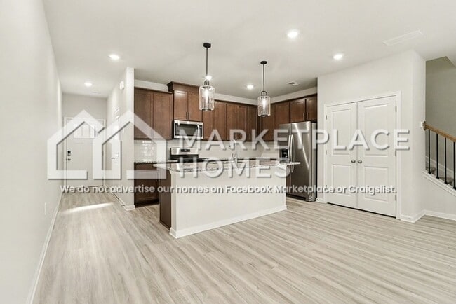 Building Photo - 2101 Avalon Rdg