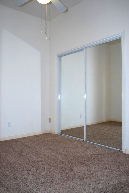 Building Photo - 257 E Calle Arizona