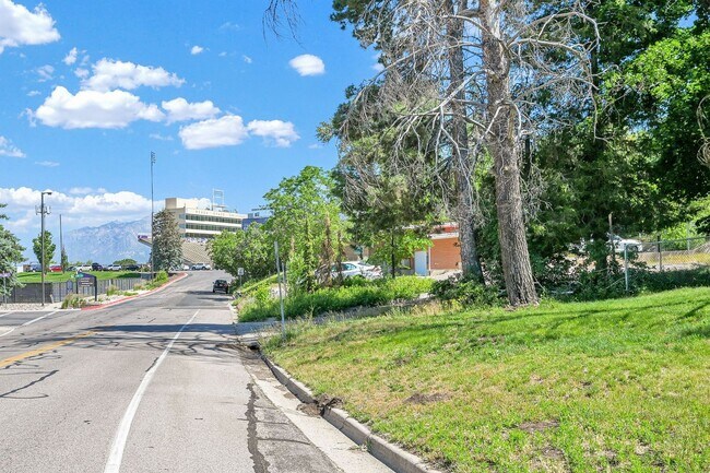 Foto del edificio - 4050 Taylor Ave