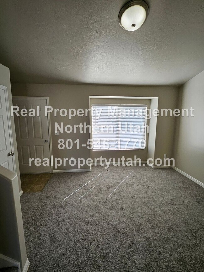 Foto del edificio - Updated 4 Bedroom 3 Bath Ogden Home
