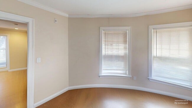 Building Photo - 2bed in Roxbury available 9/1