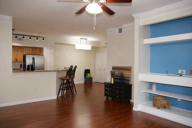 Foto del edificio - Upgraded Condo in Gated Community of Plant...