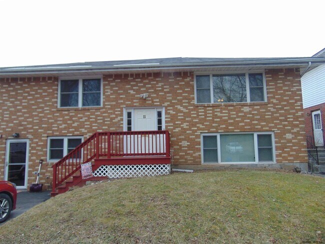 Building Photo - 11 Bower St