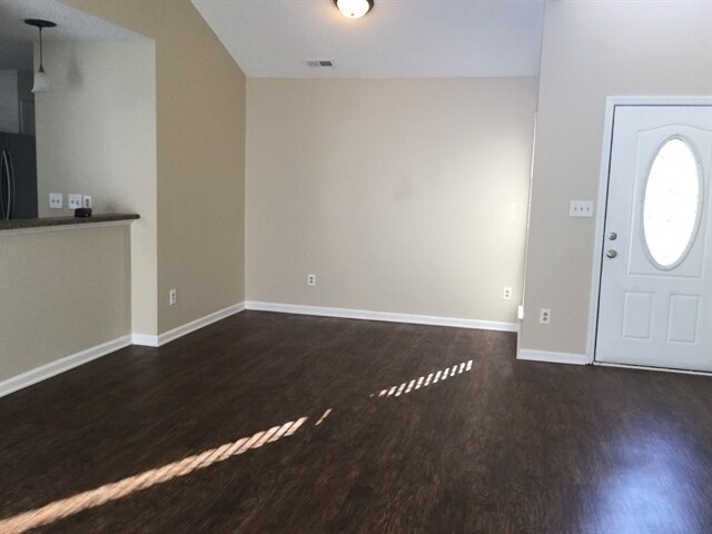 Foto del edificio - 4646 Falcon Chase Dr SW