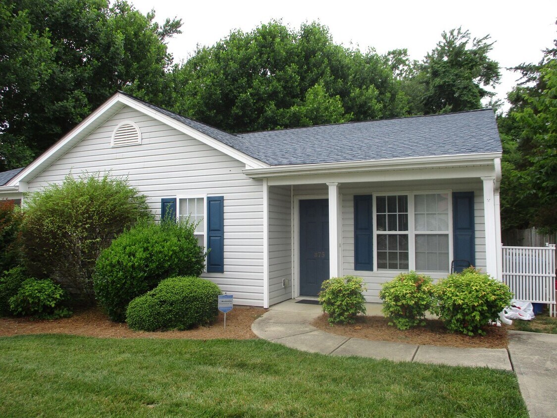 Primary Photo - Duplex Unit for Rent in Kernersville