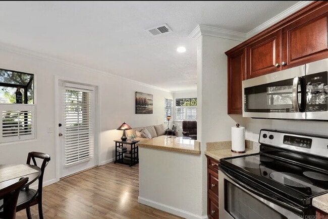 Building Photo - unit located in a private location within ...