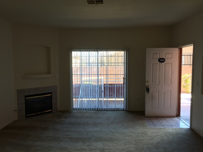 Foto del edificio - GATED POOL COMMUNITY NEAR AIR FORCE BASE!