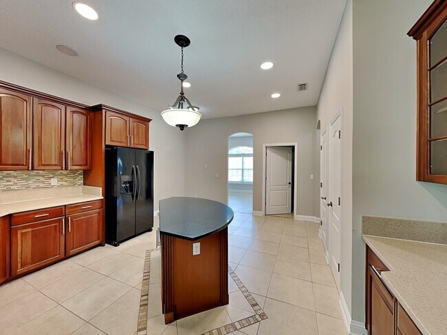 Building Photo - ASK ABOUT OUR MOVE IN SPECIAL: World Golf ...