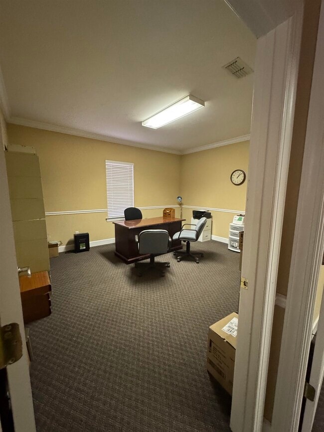 Building Photo - 2709 Killarney Way