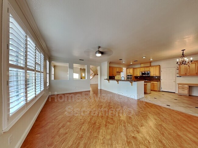 Building Photo - 10008 Crooked Stick Dr