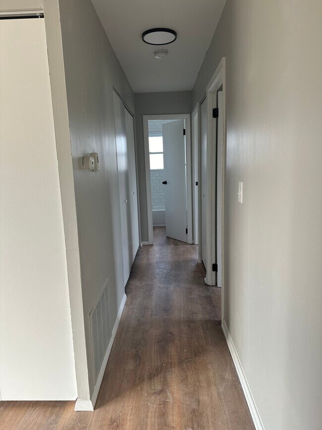 Foto del edificio - 130 Meadow Ln