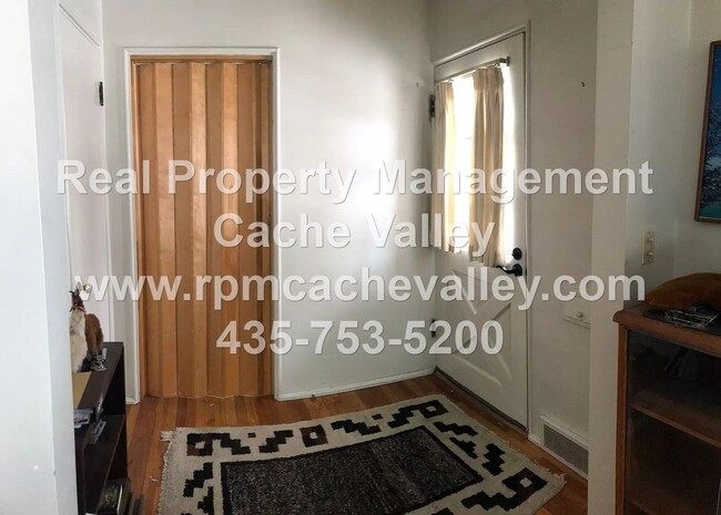 Foto del edificio - Great 5 bedrooms and 3 baths home Close to...