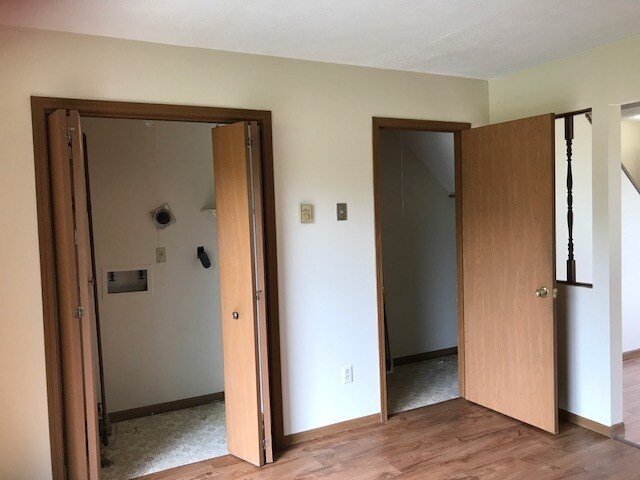 Building Photo - 42 Buss Ct
