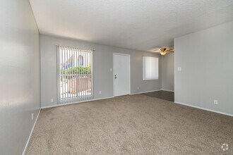 2BR, 1BA - 726SF - Living Room - Knollwood Terrace
