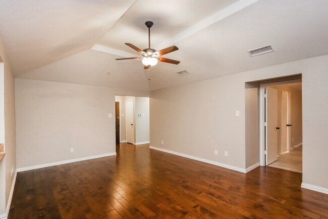 Foto del edificio - 2131 Trishia Ln