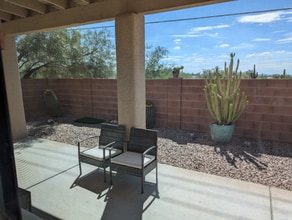 Building Photo - 8119 N Peppersauce Dr