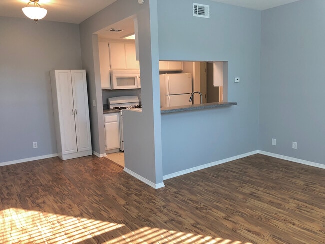 Dining Room/Kitchen - 186 Hurst Ave