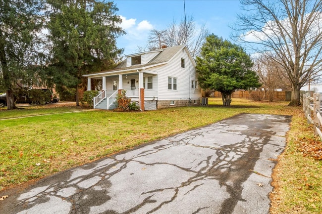 Building Photo - 3 Locust St