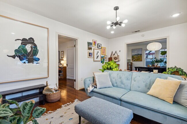 Foto del edificio - 2732 Catherine St