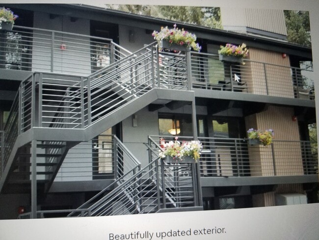 Building Photo - 1039 E Cooper Ave