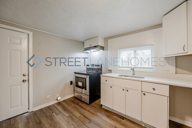 Building Photo - NOW OFFERING $250 OFF FIRST FULL MONTH IF ...