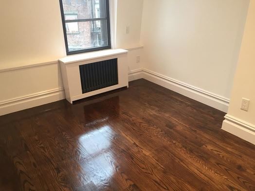 Foto principal - 224 W 13th St