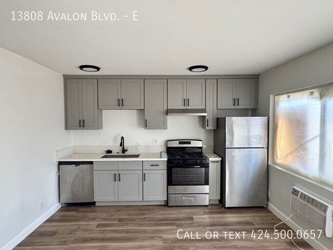 Foto del edificio - 13808 Avalon Blvd