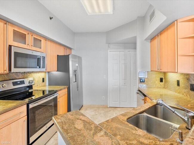 Foto del edificio - 3 br, 2 bath House - 3255 NE 184th St Apt ...