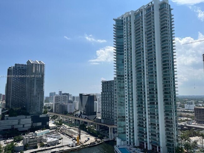 Building Photo - 350 S Miami Ave