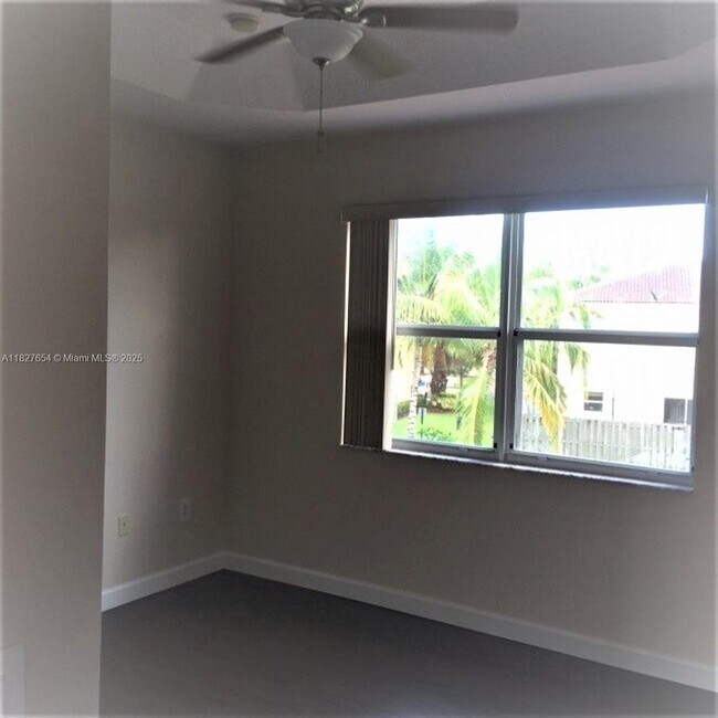 Foto del edificio - 4104 NE 24th Dr