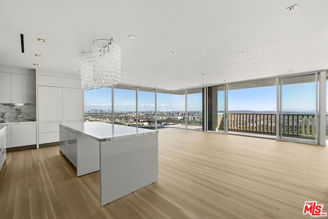 Foto del edificio - 9255 Doheny Rd
