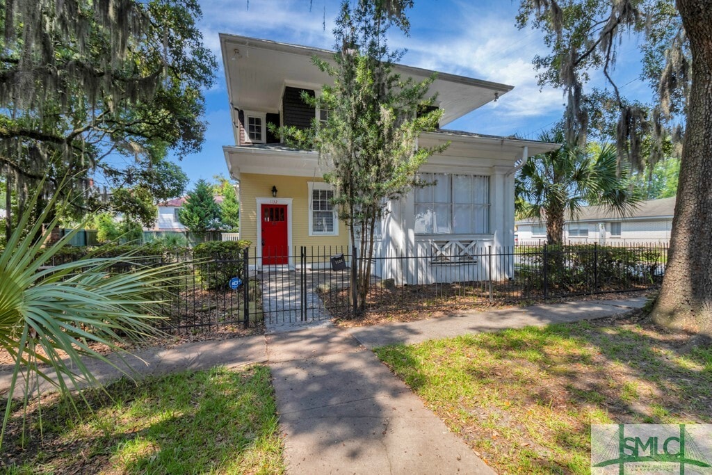 Primary Photo - 1132 E Anderson St