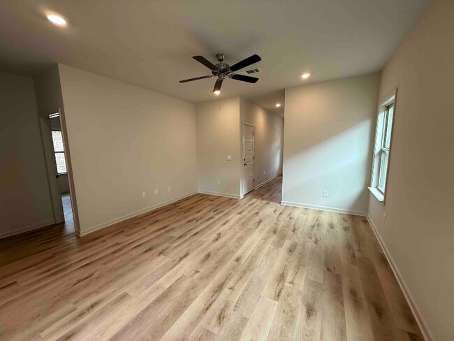 Foto del edificio - 603 Stillwater Cv