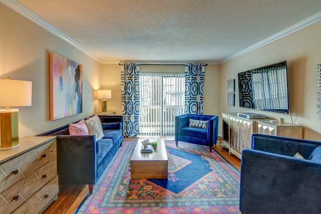 Building Photo - The Hamptons at Pine Bend