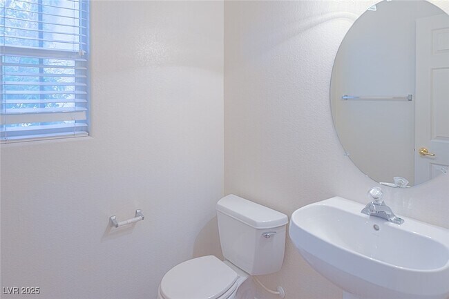 Foto del edificio - 7270 Bird Cherry St