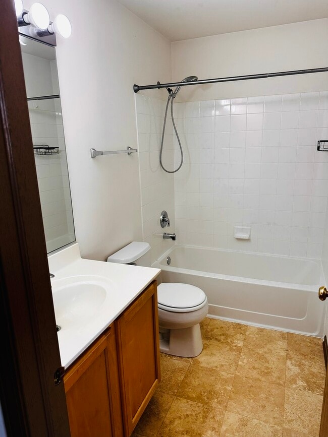 Building Photo - 2903 Falling Waters Dr