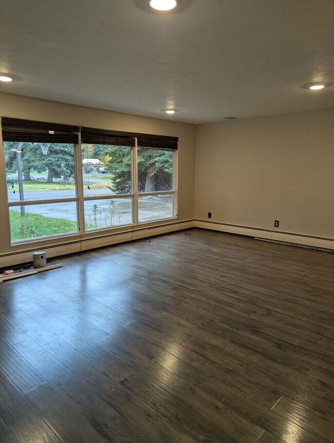 Building Photo - 1460 Marjorie St