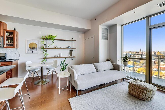 Foto del edificio - 230 W Division St