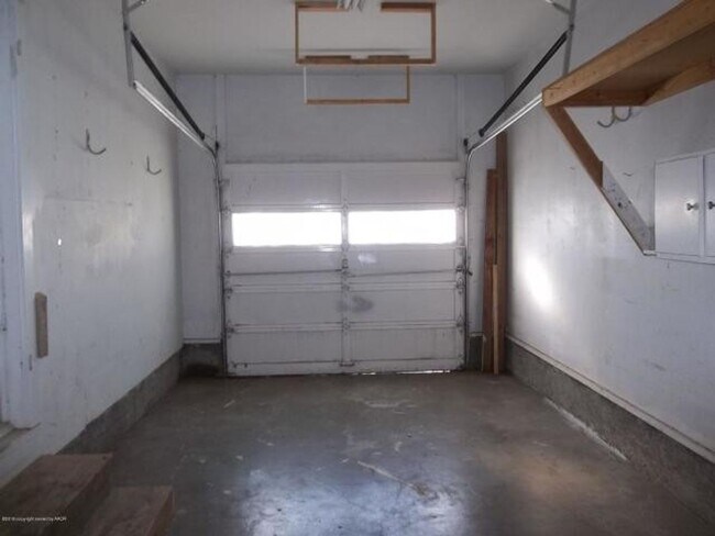 Foto del edificio - Located in Paramount!! 3 bedrooms, 2 baths...