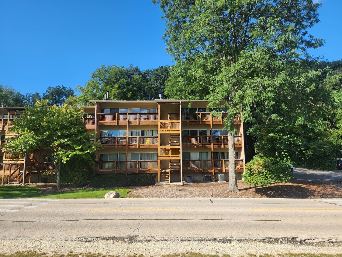 5852 Forest View Rd Unit C, Lisle, IL 60532 Condo for Rent in Lisle