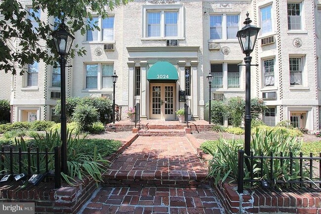 Photo - 3024 Wisconsin Ave NW House