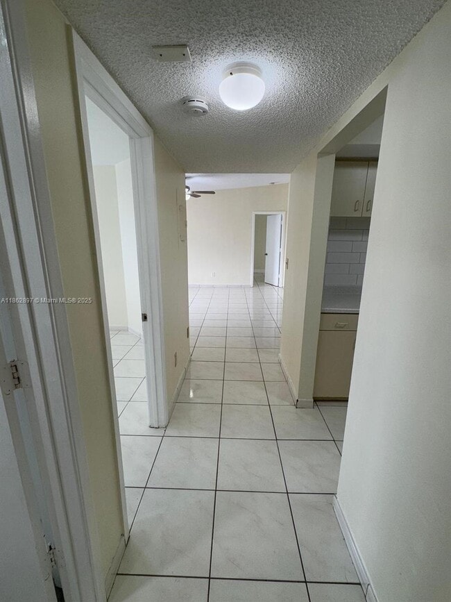 Building Photo - 9707 Hammocks Blvd
