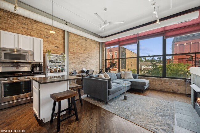 Building Photo - 1400 N Milwaukee Ave