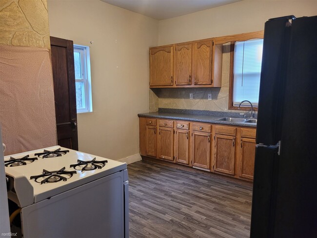 Building Photo - 4 br, 1 bath House - 603 S Woodbridge St