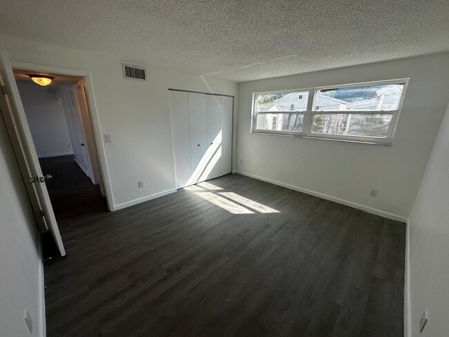 Building Photo - 23 SE 12th St